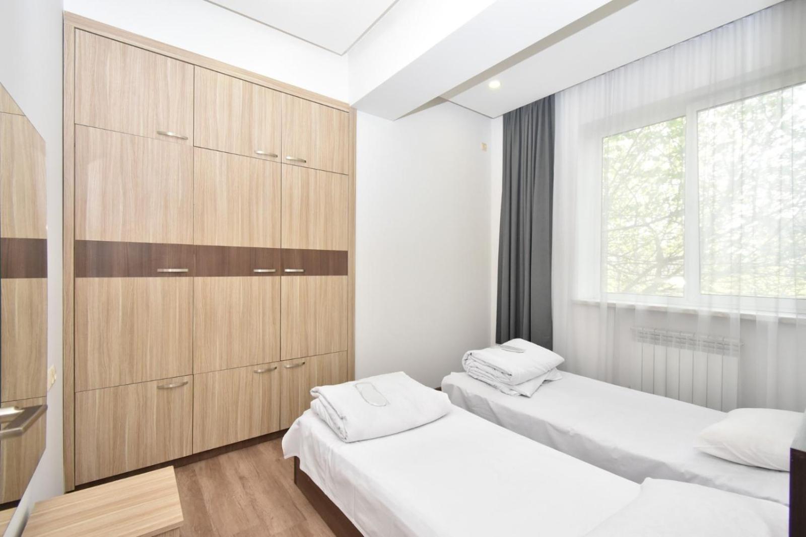 Rent Inn Yerevan On Chaykovski Street エクステリア 写真
