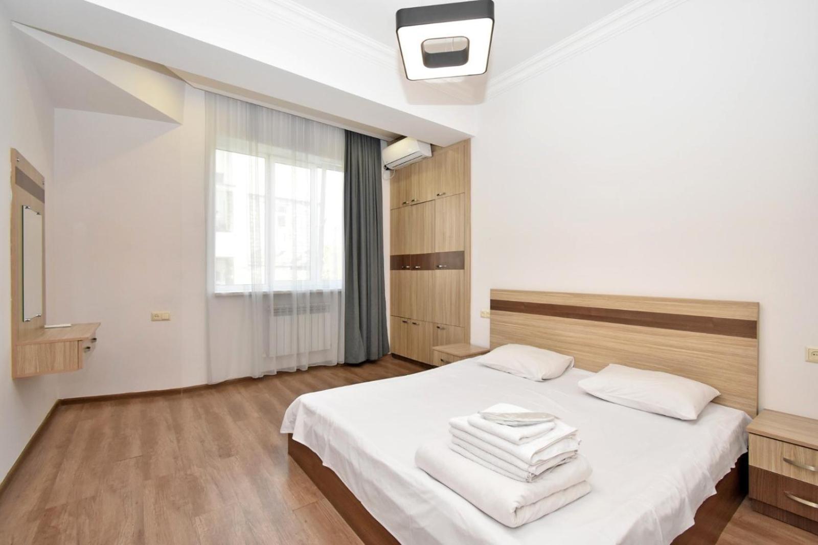Rent Inn Yerevan On Chaykovski Street エクステリア 写真