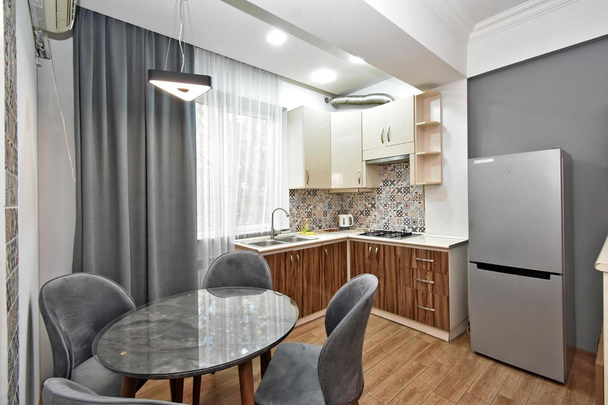 Rent Inn Yerevan On Chaykovski Street エクステリア 写真